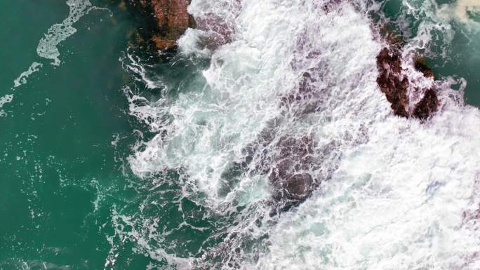 航拍大海 海浪 波浪 海水 浪花 海面