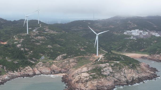 4k海岛沙滩风力发电航拍