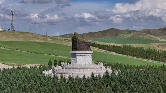西乌五台山景区成吉思汗雕像