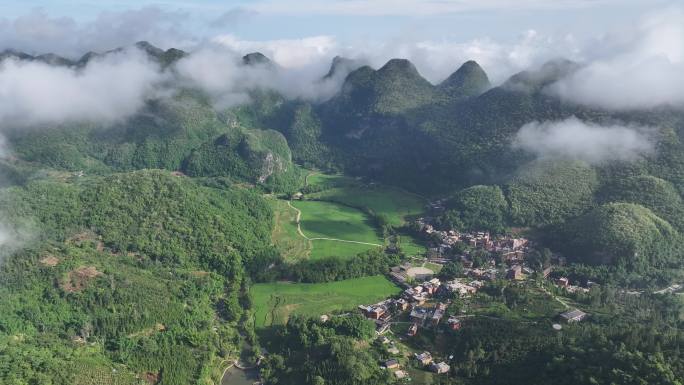 坝美旅游景区航拍云海