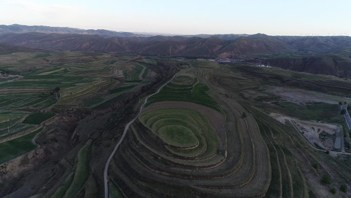 航拍宁夏梯田