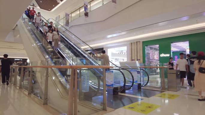 商场逛街购物人群人流商业街空镜头视频素材