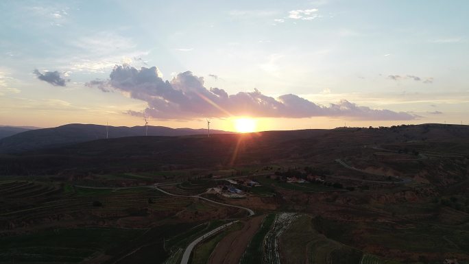 航拍宁夏梯田