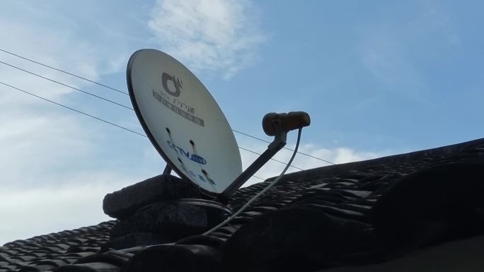 乡村卫星电视接收器视频天线频道接收设备