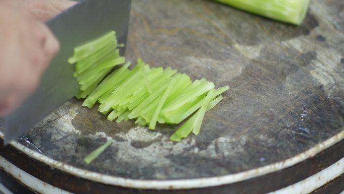 高级厨师切莴笋丝条1