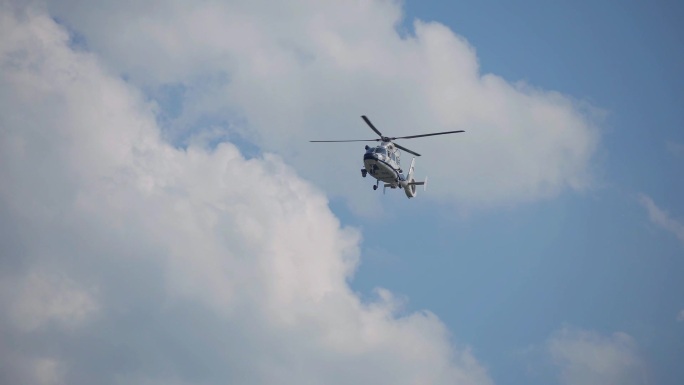 贵州公安直升机为贵州村超护航