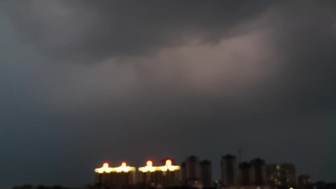 雷雨 户外空夜晚闪光城市闪电黑暗