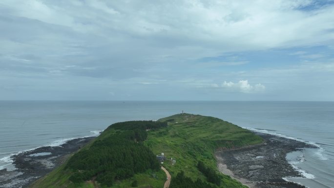 海上小岛航拍大海岛屿海岸线风景自然风光