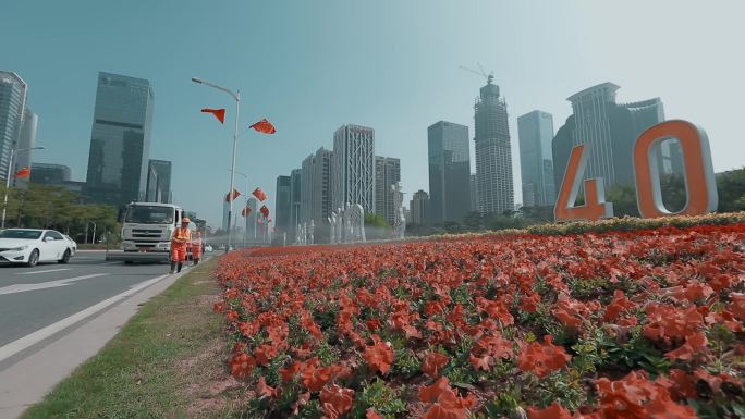 环卫工城市卫生视频深圳福田区浇花工人