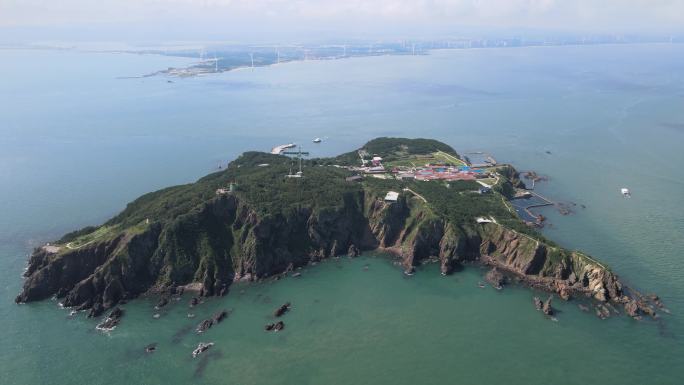 夏季高空航拍俯瞰山东荣成鸡鸣岛