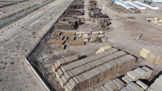 露天木材加工厂 大量木材堆放 板材加工