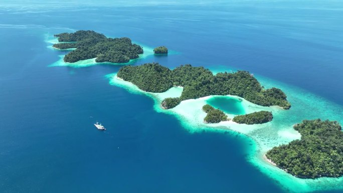 印尼东部美丽热带岛屿鸟瞰图