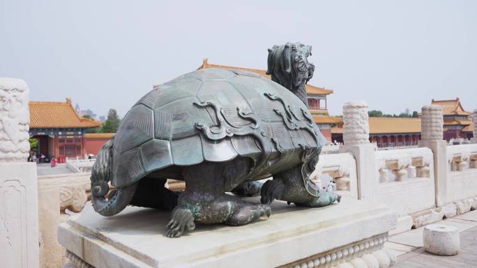 故宫青铜乌龟雕塑赑屃