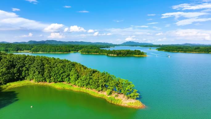 信阳南湾大坝南湾水库大景游船航拍