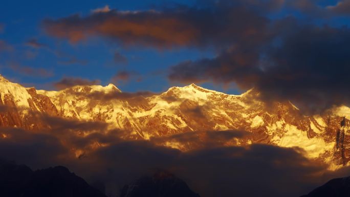 南迦巴瓦日照金山