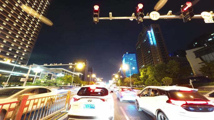 晚上开车穿过北京国贸第一视角延时摄影