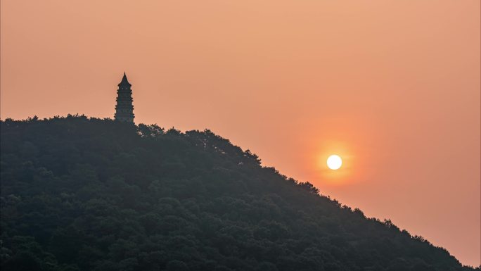 南宁青秀山龙象塔日出