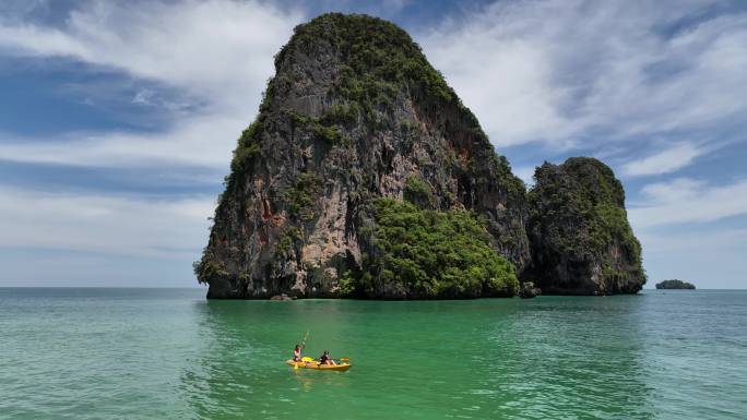 泰国甲米莱雷海滩海洋皮划艇航拍自然风光