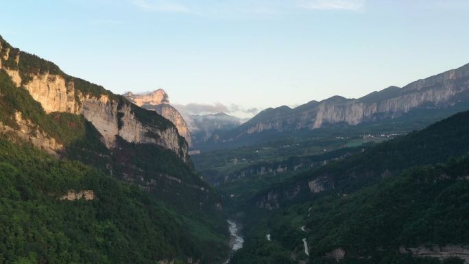 航拍山区蓝天白云风景4K