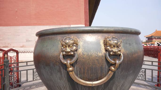 故宫古代水缸防火