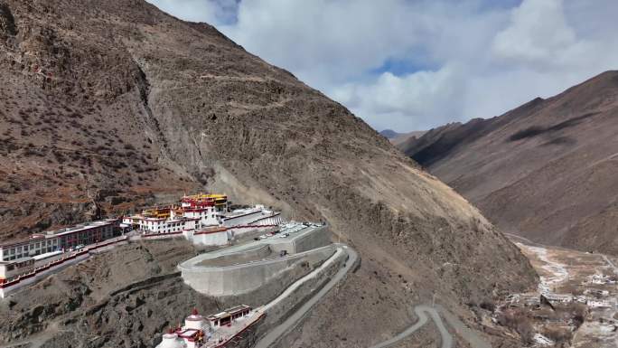 西藏高原上的寺庙 航拍