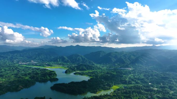 信阳高山南湾大坝南湾水库大景游船航拍