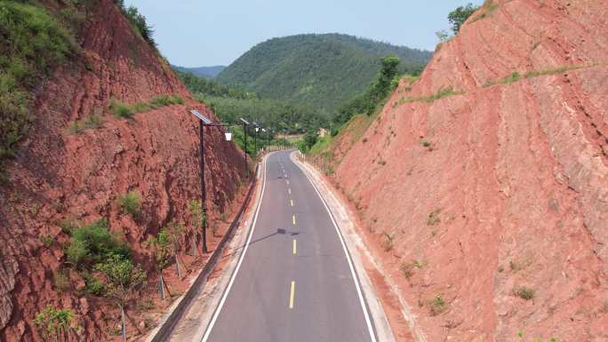 乡村公路穿越山体峡谷