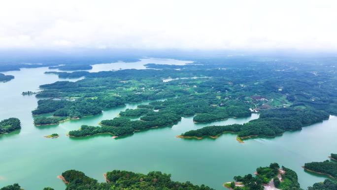 信阳南湾大坝南湾水库大景游船航拍