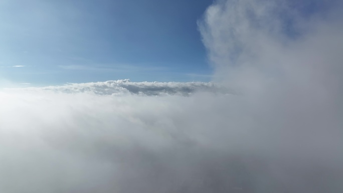 无人机穿云破雾