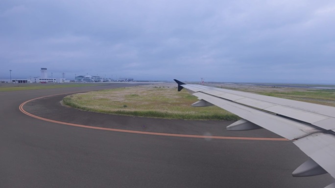 从北九州机场起飞的飞机窗外的景色