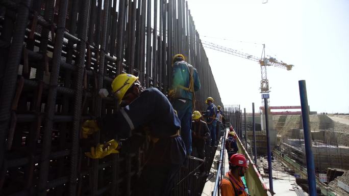 工地建筑 钢筋搭建 工人工作