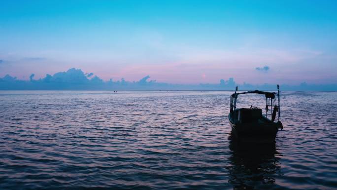 航拍傍晚涨潮前海南海边美景