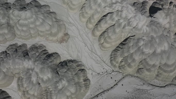 无人机拍摄的地质沉积层的土壤，古老的石头范围
