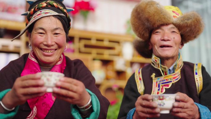 西藏藏族老百姓农民幸福笑脸笑容