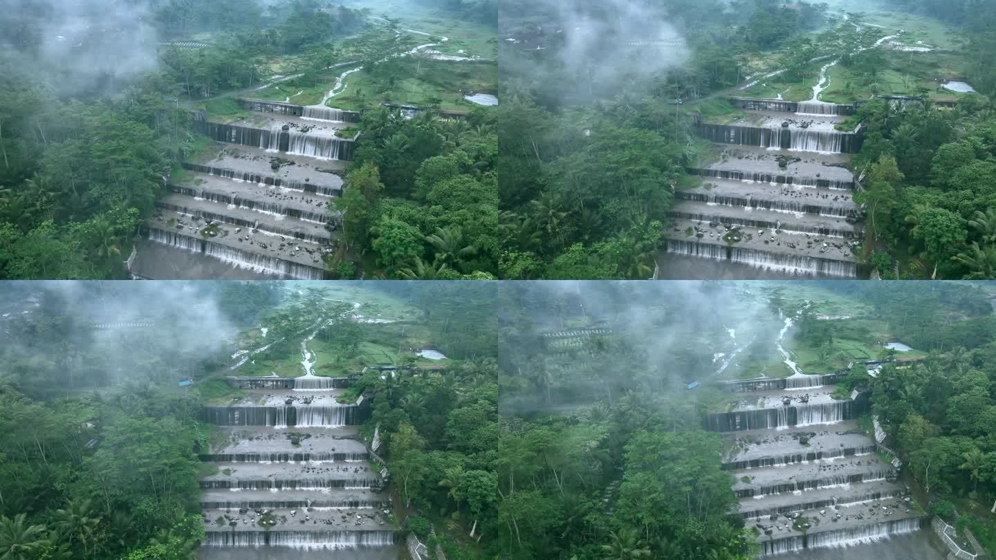 鸟瞰图Grojogan Watu purbo瀑布非常美丽，日惹，中爪哇，印度尼西亚