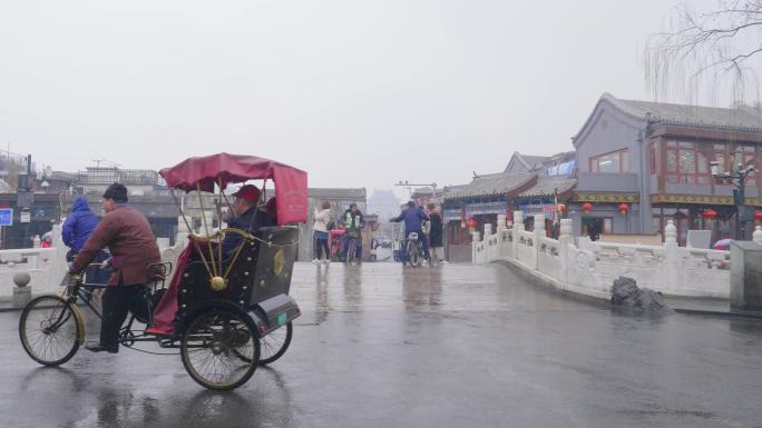 北京什刹海银定桥 游人 雪景 WJ