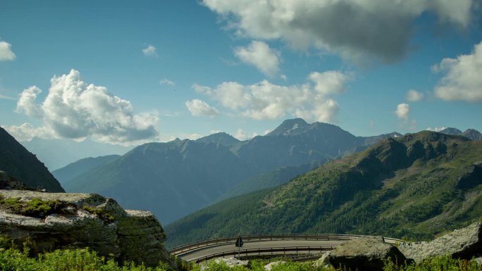 圣伯纳德山口山脉