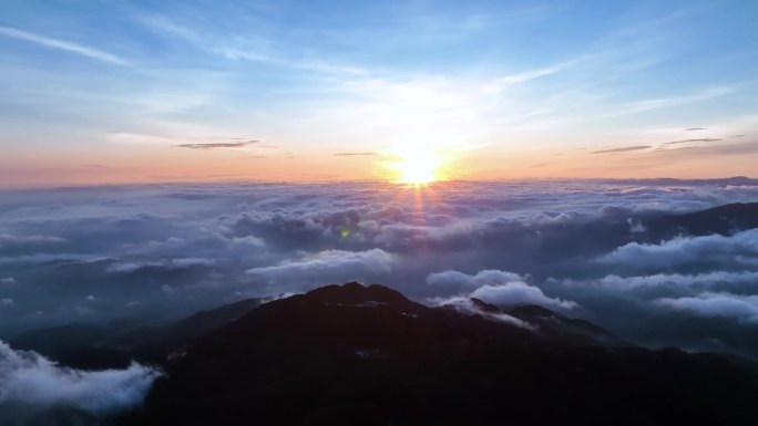 航拍云海延时日出东方群山青山星芒大河风景