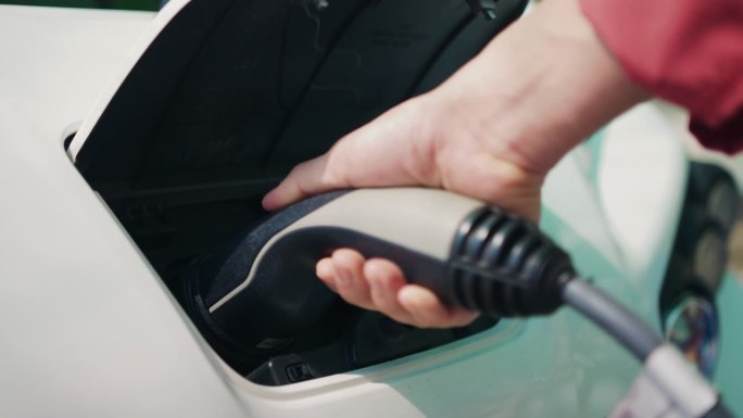EV电动汽车电动混合动力汽车充电，手接电缆环保零排放电动汽车