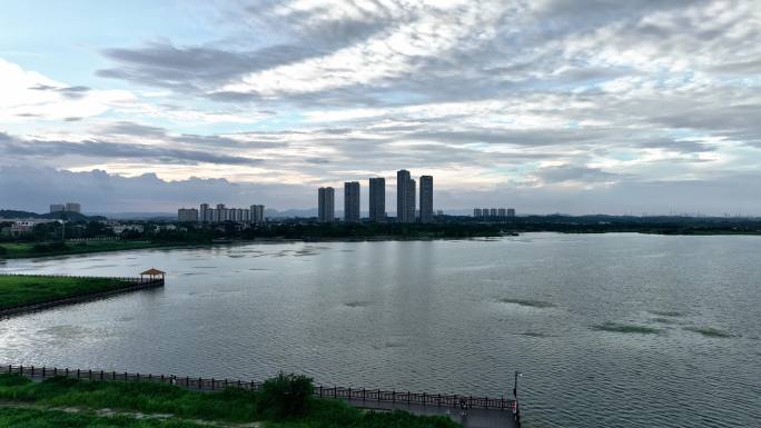 夏日多云松雅湖日落