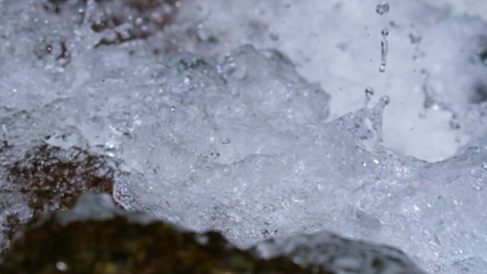 河边流水河流河水小溪山泉泉水流体液体水流