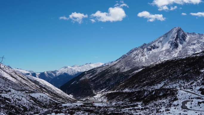 4K雪山高原铁塔公路建设