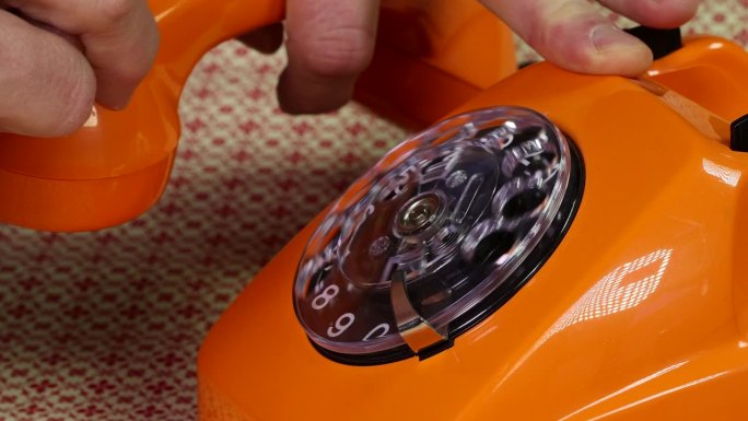 老式橙色电话机