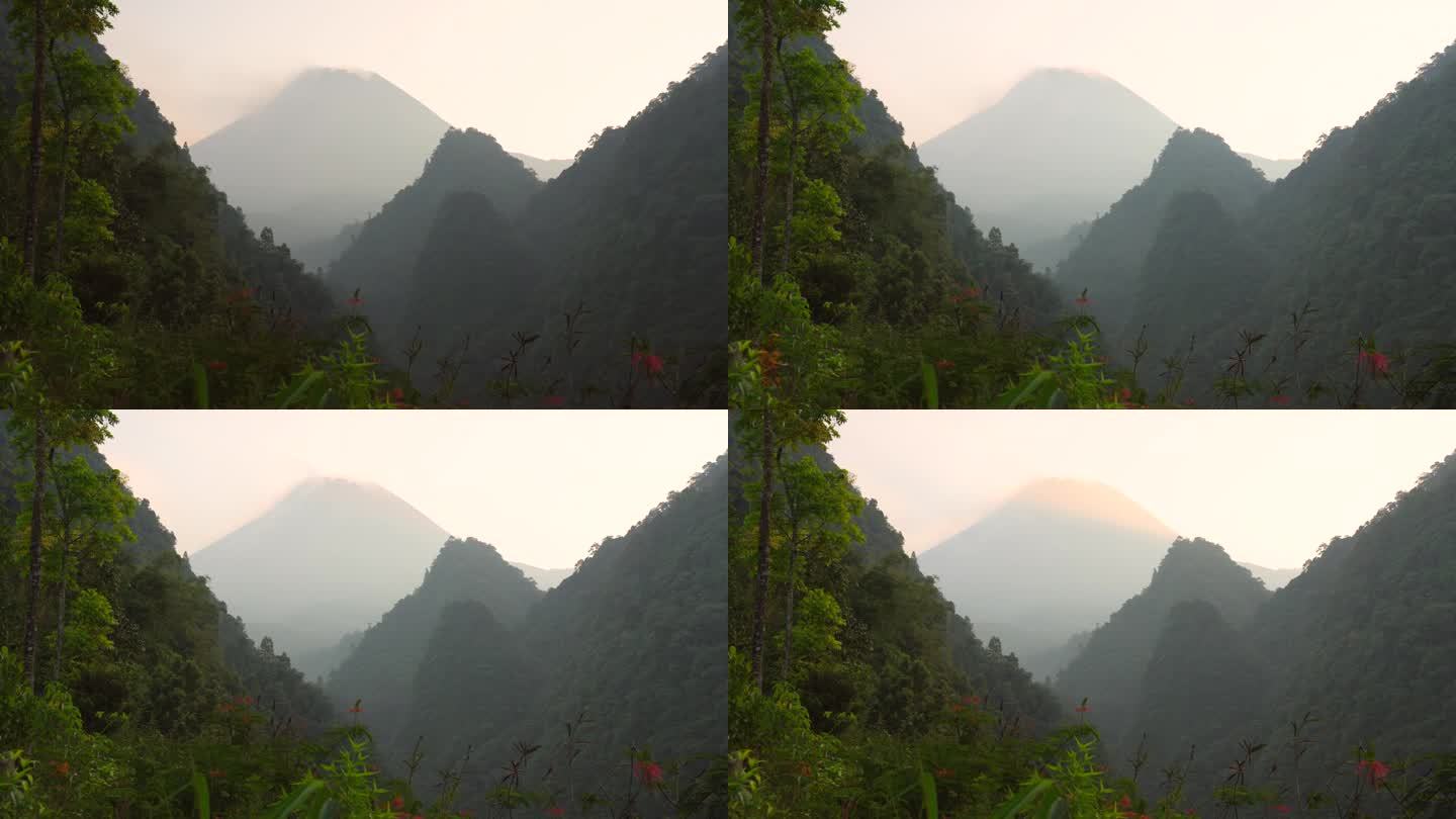 从南面看，默拉皮火山是一座活火山，火山口圆顶的外观是一个寒冷的熔岩雪崩的地方