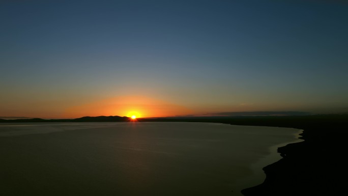 夕阳下的湖面、唯美的空镜头