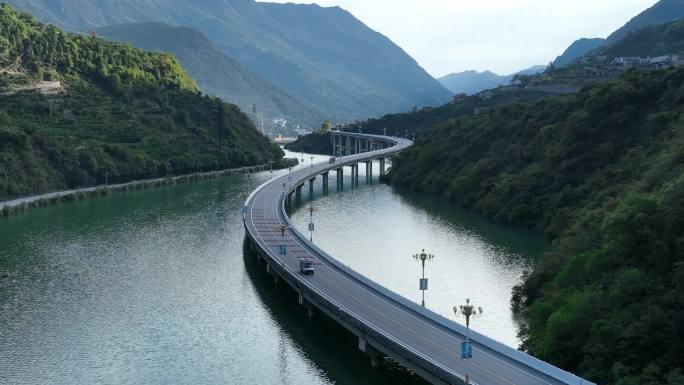 最美水上公路 水上公路  兴山