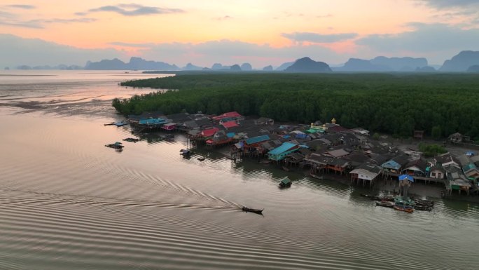 鸟瞰泰国攀牙省红树林日出日落场景，4K(UHD)，海景和红树林景观航拍