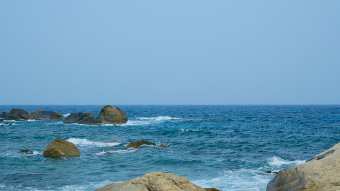 阴天 大海 礁石 海风 海浪 海景