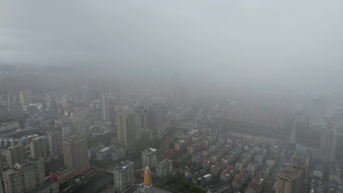 台风来临前的台州温岭老城区航拍