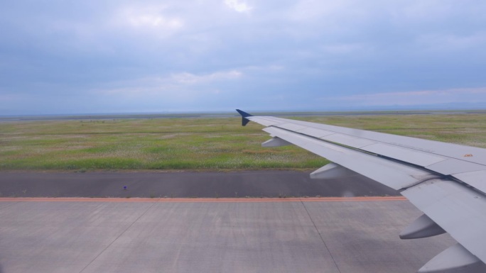 从北九州机场起飞的飞机窗外的景色